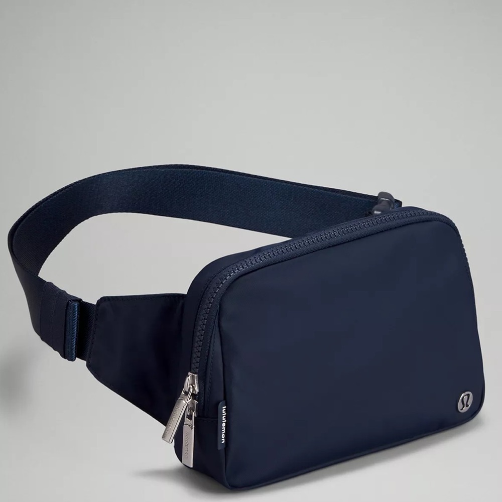 Lululemon True Navy Everywhere Belt Bag Large 2L NWT - Picture 5 of 7